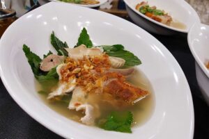 ก๋วยจั๊บ เอกไพลิน - Diya Hotel Srinakarin โรงแรมมุสลิมย่านศรีนครินทร์ ใกล้สนามบินสุวรรณภูมิ 