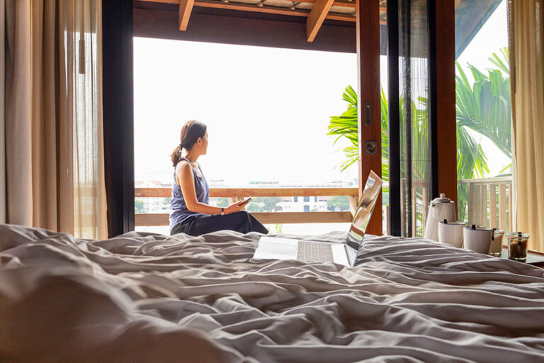 5 ข้อควรรู้ก่อนจอง! ที่พักใกล้สนามบินสุวรรณภูมิ แบบไหนคุ้มสุด