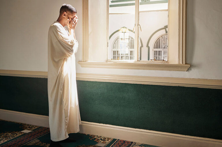 A Peaceful Stay Near a Mosque in Bangkok: DIYA Srinakarin Experience